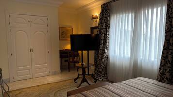 Deluxe-Suite, 1 King-Bett, Terrasse, Bergblick