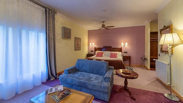 Junior Suite, 1 King Bed, Patio, Mountain View | Living area - Los Cinco Enebros by Bossh Hotels (La Estación)