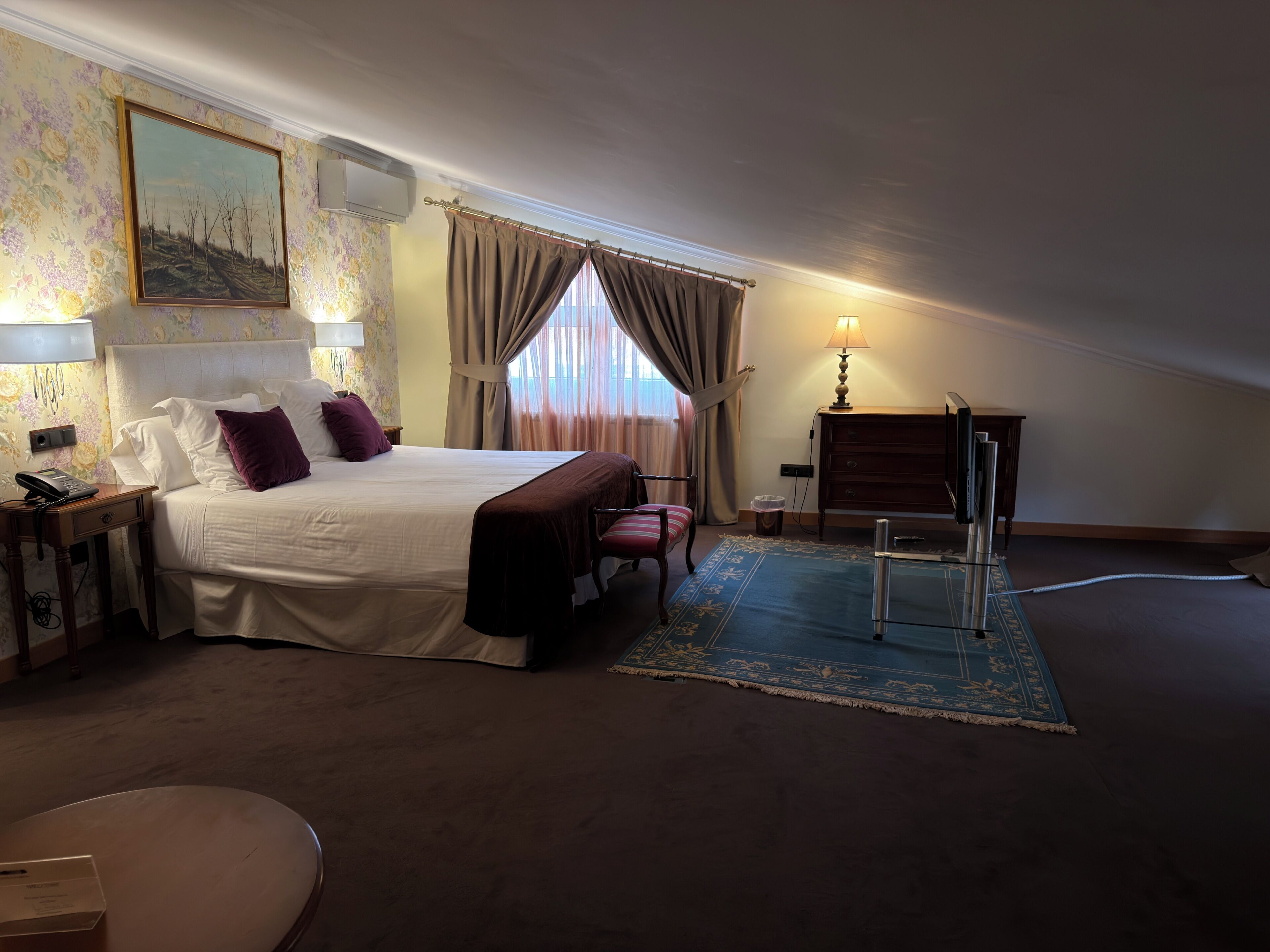 Habitación doble superior, 1 cama de matrimonio grande, en una planta alta