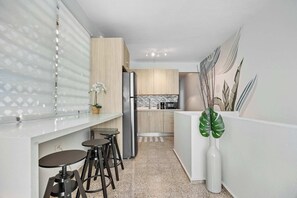 Fridge, microwave, oven, stovetop - Steps to Condado | Pool Access | Solarium Lounge (San Juan)
