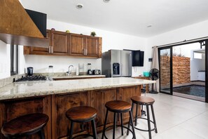 Microwave, oven, stovetop - SPECTACULAR 4-BR Villa w ARCH Vws, Pool,BBQ, Breakfast. Av-Tqla tasting,Spa&Chef (Cabo San Lucas)