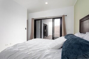 4 bedrooms, iron/ironing board, WiFi, bed sheets - SPECTACULAR 4-BR Villa w ARCH Vws, Pool,BBQ, Breakfast. Av-Tqla tasting,Spa&Chef (Cabo San Lucas)
