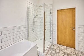 House - Host Stay Illumination Suite (Blackpool)