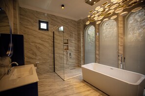 Superior-Villa, Bergblick | Badezimmer