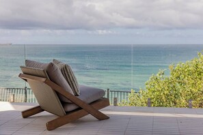 Terrace/patio - Bella Vista Oceanfront Haven with Endless Views (Norah Head)