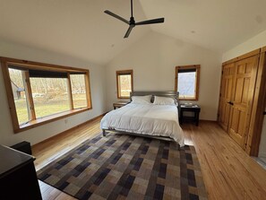 4 bedrooms, WiFi, bed sheets