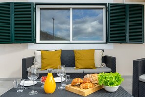 Interior - Garajau Lovers Retreat | 3 Bedrooms | Sea view (Caniço)