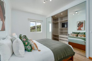 3 bedrooms, iron/ironing board, Internet, bed sheets - Garajau Lovers Retreat | 3 Bedrooms | Sea view (Caniço)