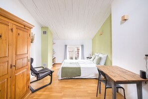 4 habitaciones, tabla de planchar con plancha y wifi gratis 