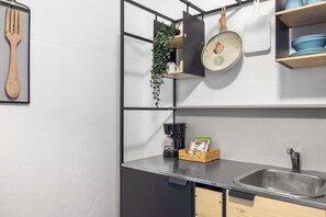 Interior - Chic Airport Studio | Reliable Wi-Fi | Solo & Couple Friendly | PR Hub (Carolina)