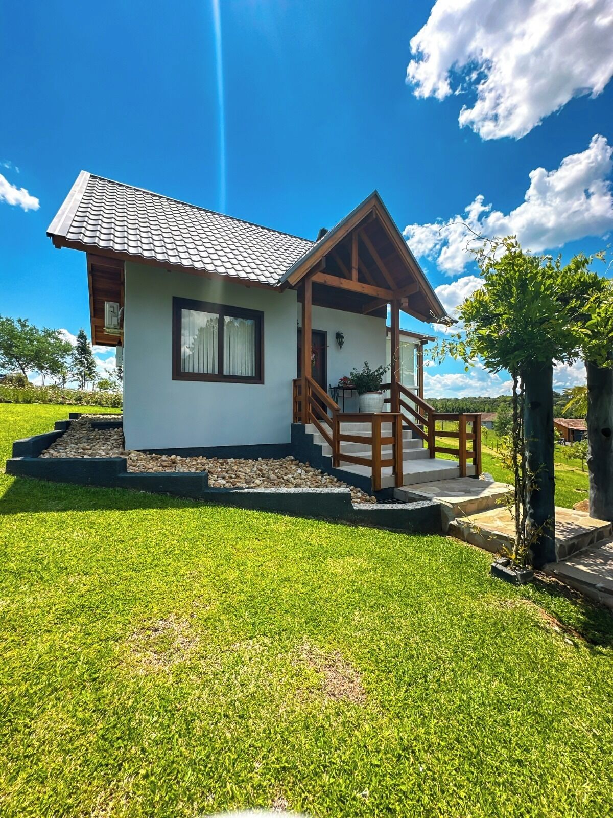 Chalé luxo, vista para o lago | Fachada