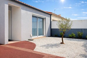 Exterior - Small house with garden in La Chaume – 4 people (Les Sables-d´Olonne)