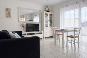 TV - Small house with garden in La Chaume – 4 people (Les Sables-d´Olonne)