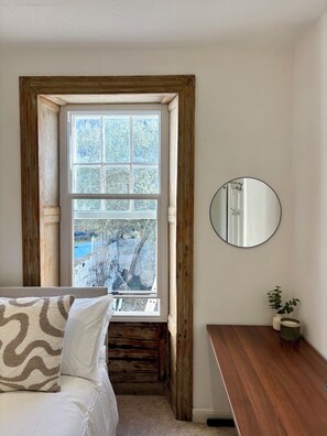 6 bedrooms, iron/ironing board, WiFi, bed sheets - Home in Hotwells (Bristol)