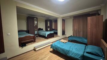 Classic Quadruple Room, City View