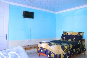 Room - Equatorial Guesthouse (Rustenburg)