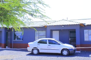 Exterior - Equatorial Guesthouse (Rustenburg)