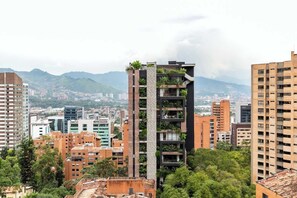 Exterior - |EP| Modern Apt in Medellin w/Pool, BBQ, Desk (Medellín)