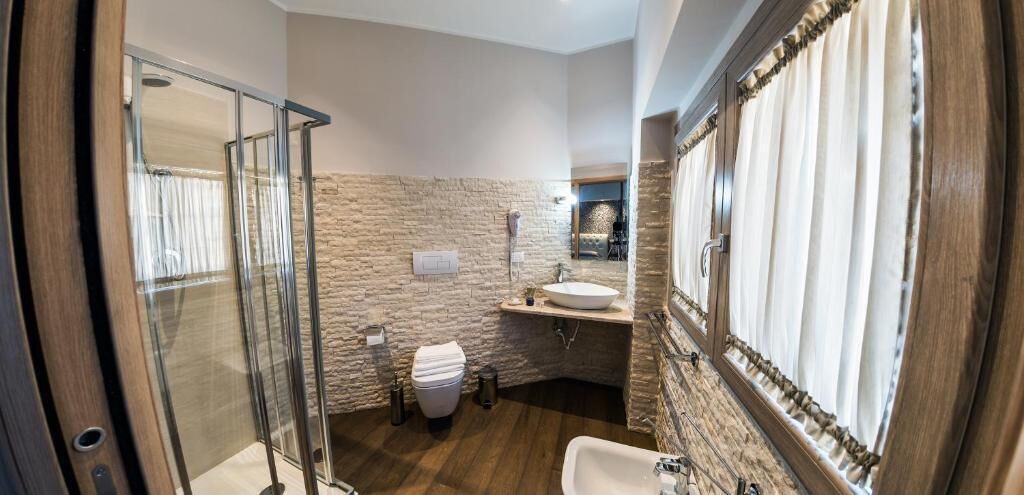 Comfort Double Room, City View | Bathroom