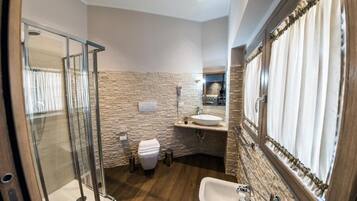 Kahden hengen comfort-huone, kaupunkinäköala | Kylpyhuone