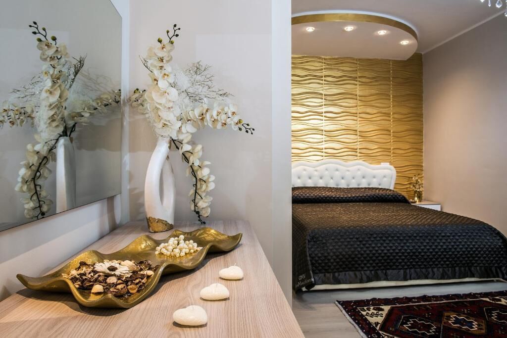 Trippelrum för familj - utsikt mot staden