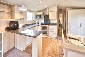 House - Host Stay Cedar Lodge (York)