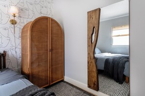 Room - 2BR Cozy Home Serene Garden Retreat Near UC Berkeley San Francisco (Richmond)