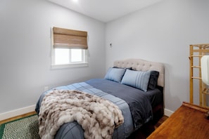 Room - 2BR Cozy Home Serene Garden Retreat Near UC Berkeley San Francisco (Richmond)