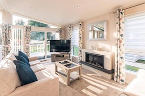 House - Host Stay Woodland Jewel Lodge (York)