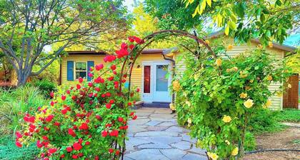 Cozy 2-bedroom cottage in the heart of Moab