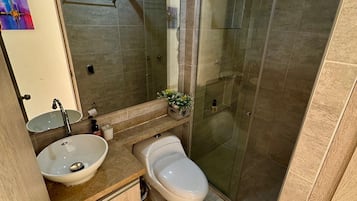 Apartment | Bathroom