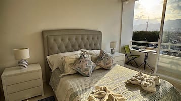 Apartment | In-room safe, blackout curtains, iron/ironing board, free WiFi