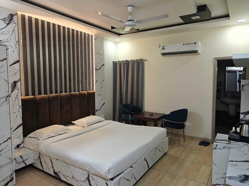 Collection O Sector 5 Chandigarh