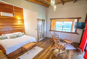 3 chambres, fer et planche à repasser, Wi-Fi, draps fournis