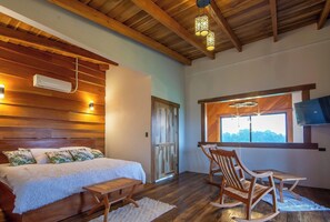 3 bedrooms, iron/ironing board, WiFi, bed sheets - Dos Volcanes House + Arenal Volcano view+ private pool (La Fortuna)