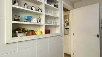 Apartamento família, para não fumantes, vista para a piscina | Parte interna