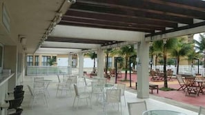 Family Apartment, Non Smoking, Pool View | Outdoor dining - Reserva do Sahy Condado (Mangaratiba)