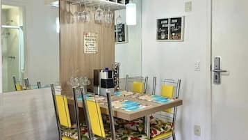 FamiljelÀgenhet - icke-rökare - utsikt mot poolen | Restauranger