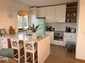 Private kitchen - Vrbo Property (Santo António)