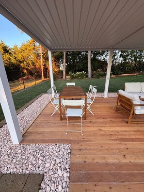 Outdoor dining - Just 10 minutes from the beach, a little gem nestled in nature. (Provincia di Pesaro e Urbino)