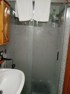 Shower, hair dryer, bidet, towels - Nel centro storico di Catania a breve distanza da Piazza Duomo, castello ursino (Catania)