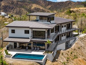 Exterior - NEW! Oceanview, Infinity Pool, Spacious & Private Luxury Group Retreat (Potrero)
