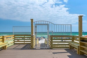 Studio, 1 King Bed with Sofa bed (Beachside II #4247) | Property grounds - Beachside II #4247 (Miramar Beach)