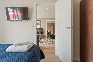 2 bedrooms, iron/ironing board, free WiFi, bed sheets - Liverpool Richmond Row 2 Bed/2 Bath Flat (107)| Secure Parking, WiFi & EV (Liverpool)
