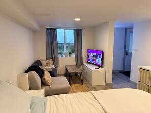 1 bedroom, WiFi, bed sheets - Studio in the Heart of Seattle (Seattle)