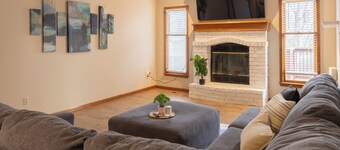 Family Friendly 4BR Home Sleeps 8–Near Arrowhead and Royals Stadium, FIFA ready!