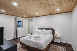 3 chambres, fer et planche à repasser, Wi-Fi, draps fournis