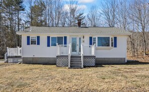 Exterior - Mountain View House, Close to town! (Ellsworth)