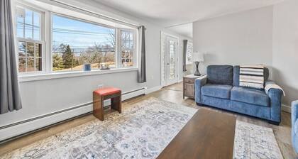 Mountain View House, Close to town!