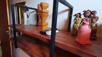 Apartamento família, sacada, vista para a cidade | Parte interna